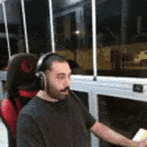 mamadpokerAnannas twitch emote