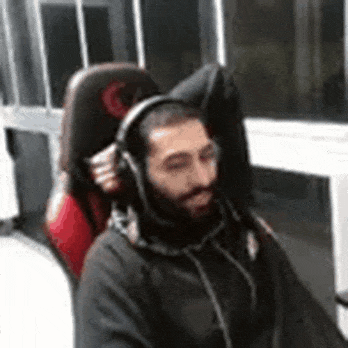 mamadpokerChilling1 twitch emote
