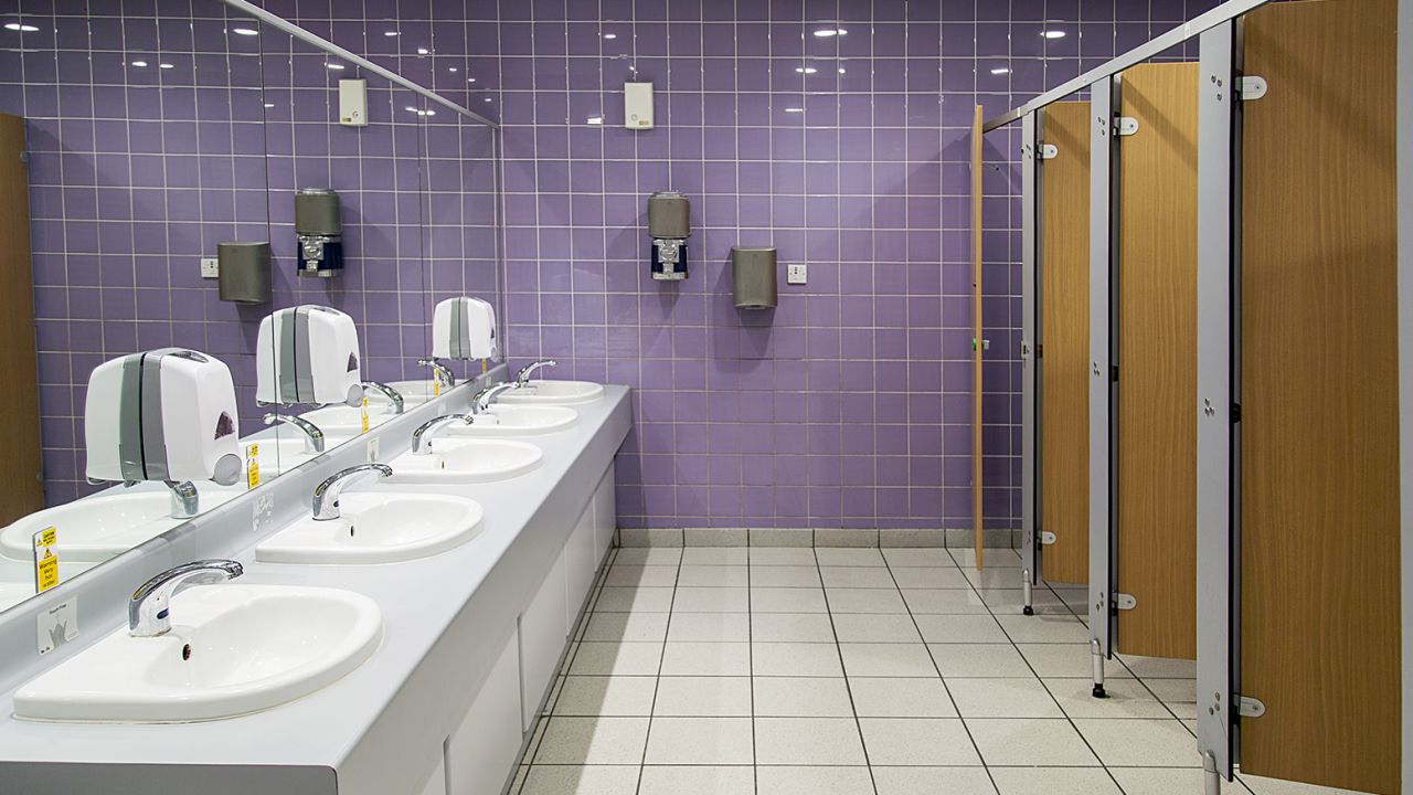 Kick banner for @restrooms