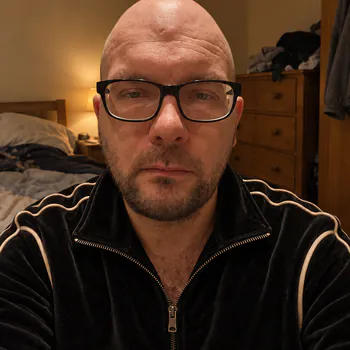 Streamer PFP