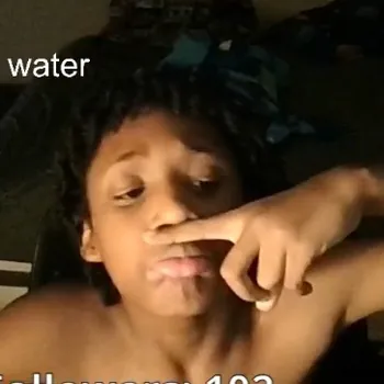 Streamer PFP