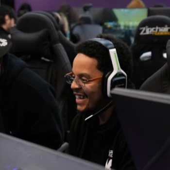 Streamer PFP