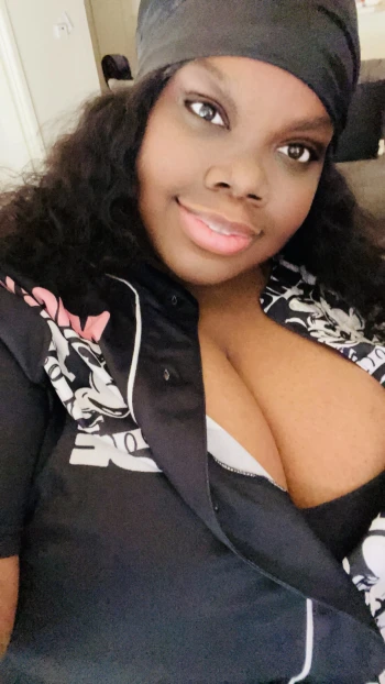 Streamer PFP