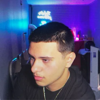 Streamer PFP