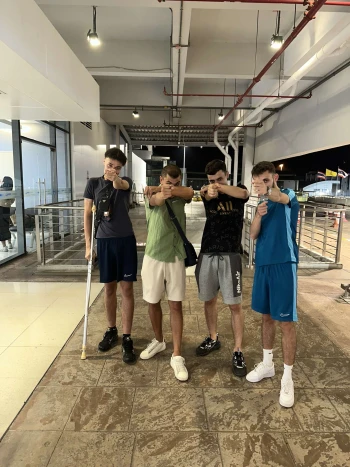 BrokeBoysAbroad1