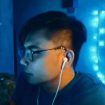 Streamer PFP