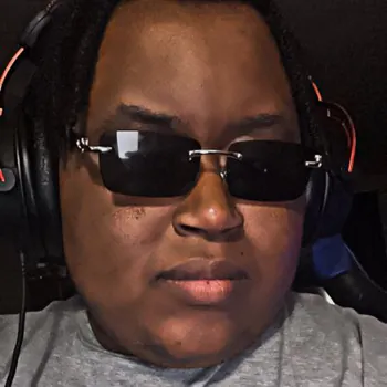 Streamer PFP
