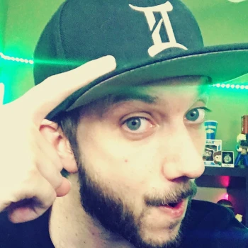 Streamer PFP