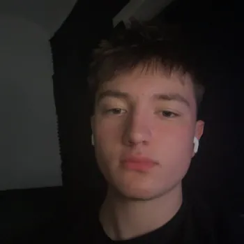 Streamer PFP