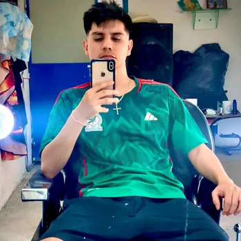 Streamer PFP