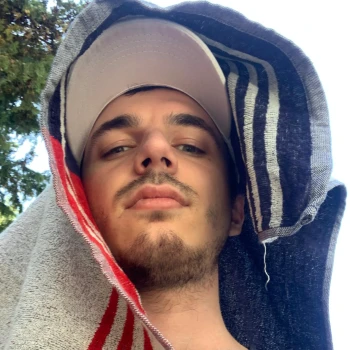 Streamer PFP