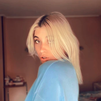 Streamer PFP