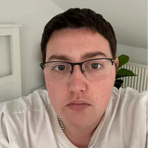 Streamer PFP