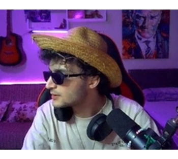 Streamer PFP