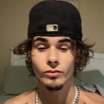 Streamer PFP