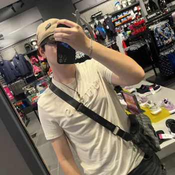 Yovng_Emmax