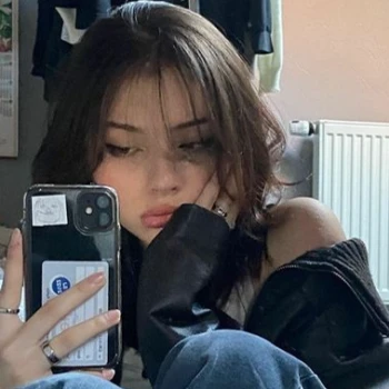 sofiaislovee - Kick Charts