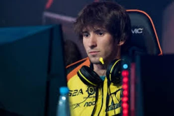 PRIME1PAPARACHI