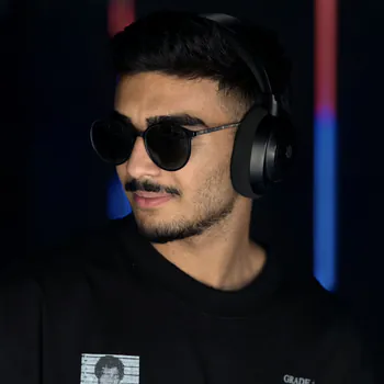 Streamer PFP