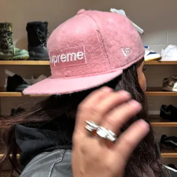 Streamer PFP