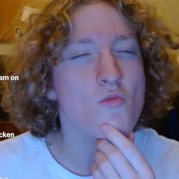 Streamer PFP