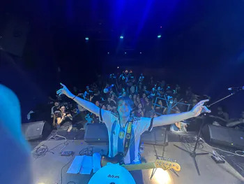 MuchaGuitarrita
